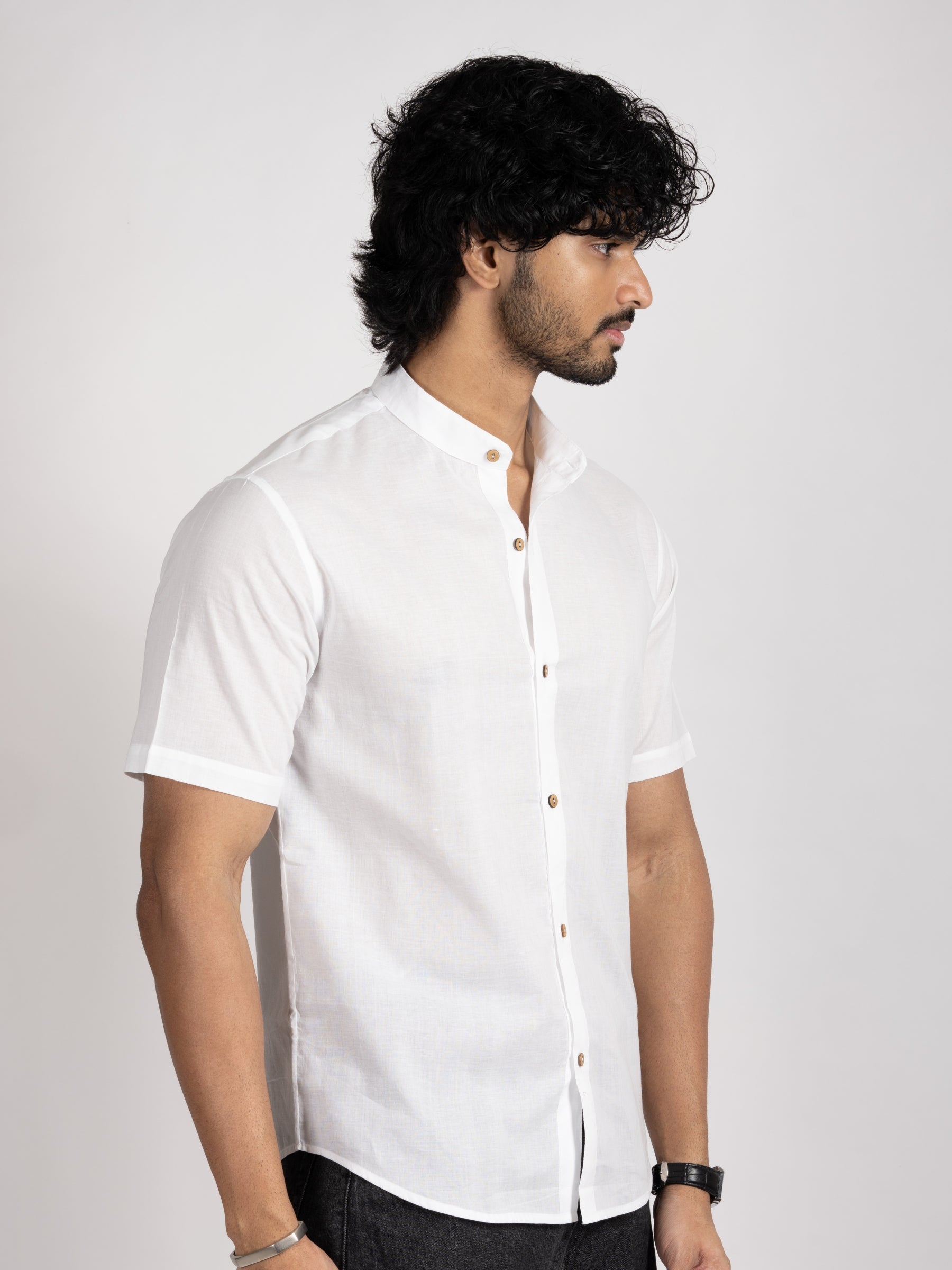 Blanc Sky recycled cotton shirt – crisp white, airy, and sustainably crafted from post-consumer materials